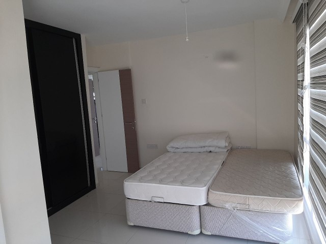 GİRNE MERKEZDE EŞSİZ MANZARALI ÖZEL HAVUZLU SATILIK 4+1 PENTHOUSE