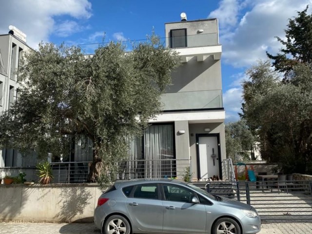 VILLA ZU VERMIETEN IN KYRENIA OZANKÖY ** 