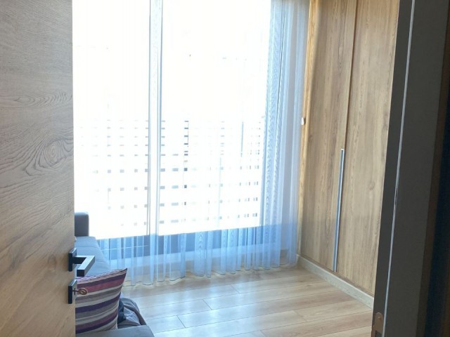 GİRNE MERKEZDE MÜKEMMEL KONUMDA 2+1 KİRALIK PENTHOUSE