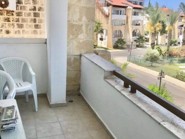 Gelegenheit für die Erstreckung..1+1 VOLL MÖBLIERTE GEPFLEGTE WOHNUNG ZUR MIETE IN DER ZENTRALEN PATARA-STADT KYRENIA 300 LLOGARA MONAT ** 