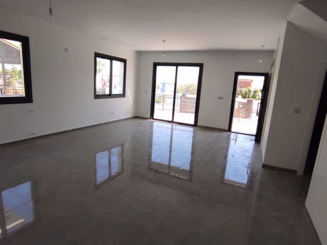 3+1 large villa for sale in Nicosia with a campaign price!