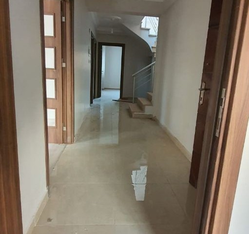 MAGOSA BAYKALDA KAÇIRILMAYACAK  FİYATA 4+1 PENTHOUSE