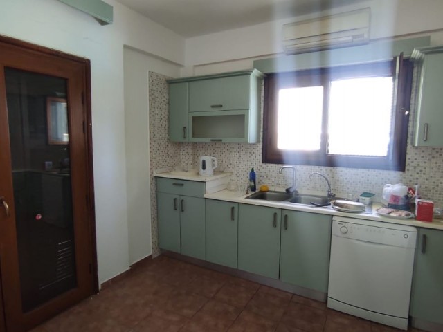 3+1 villa zum Verkauf in anständiger Lage in Kyrenia Chatalköy ** 