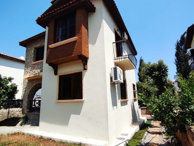 3 + 1 villas for sale in a decent location in Kyrenia Çatalköy ** 