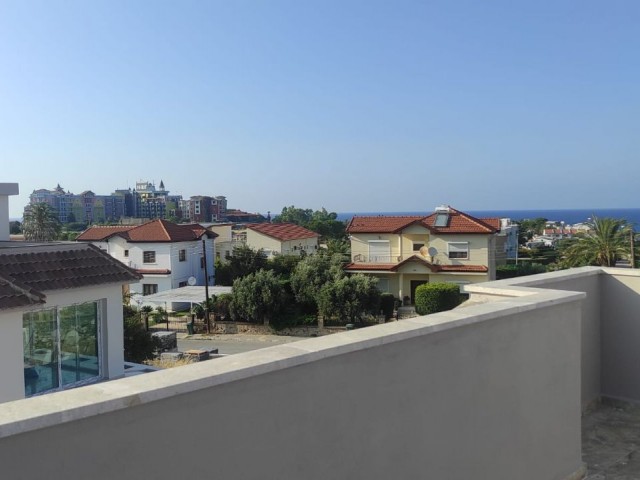 2+1 WOHNUNG ZU VERKAUFEN IN KYRENIA ** 