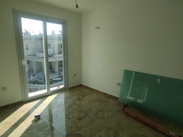 2+1 WOHNUNG ZU VERKAUFEN IN KYRENIA ** 