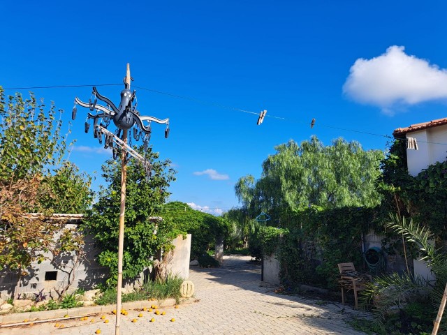 Villa zum Verkauf mit Berg - und Meerblick in Yenierenköy ** 