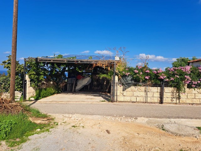 Villa zum Verkauf mit Berg - und Meerblick in Yenierenköy ** 