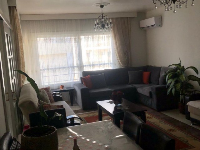 Girne merkezde satılık 2+1 daire