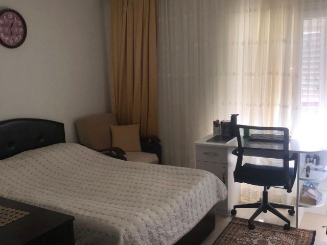 Girne merkezde satılık 2+1 daire