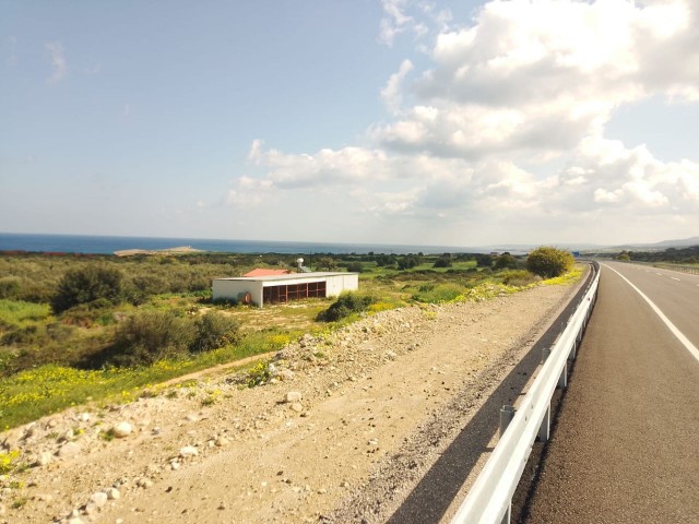 A Unique Investment Opportunity: 1 Acre with Perfect Sea View! Evlek Field For Sale!   