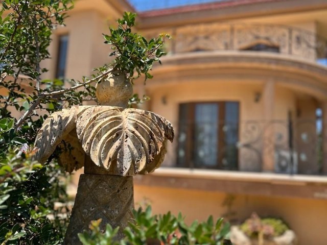 Villa mit Meerblick zum Verkauf in Bogaztepe