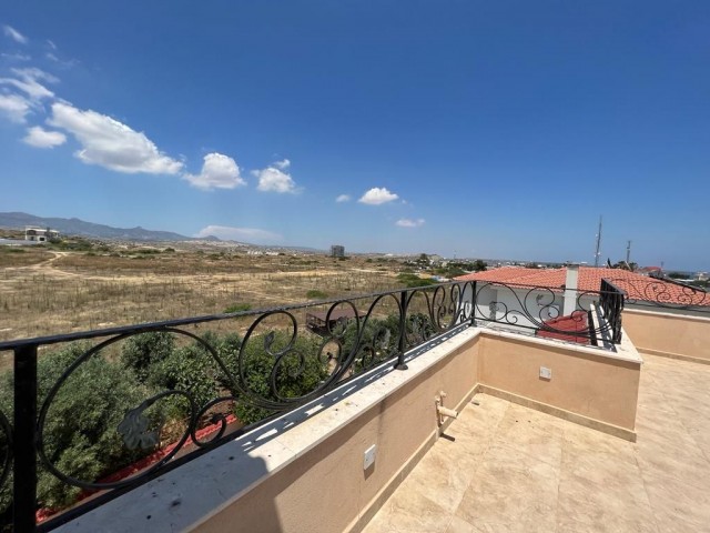 Sea view villa for sale in Bogaztepe