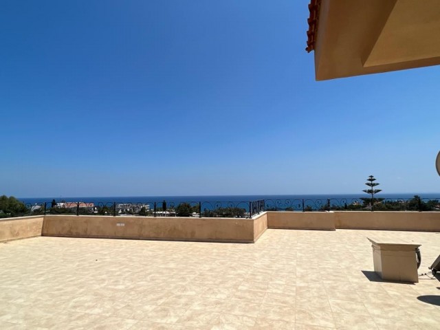 Sea view villa for sale in Bogaztepe