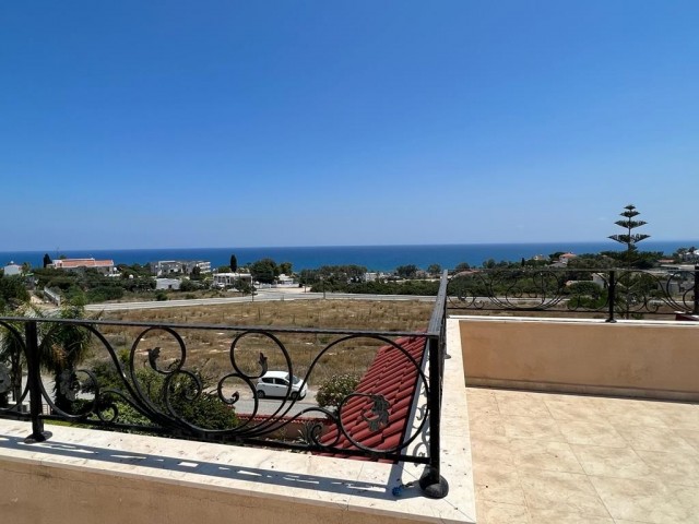 Sea view villa for sale in Bogaztepe