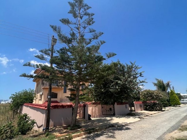 Villa mit Meerblick zum Verkauf in Bogaztepe