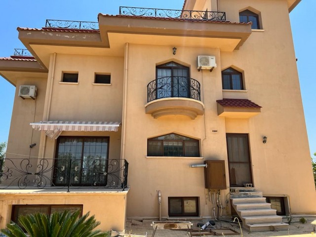 Sea view villa for sale in Bogaztepe