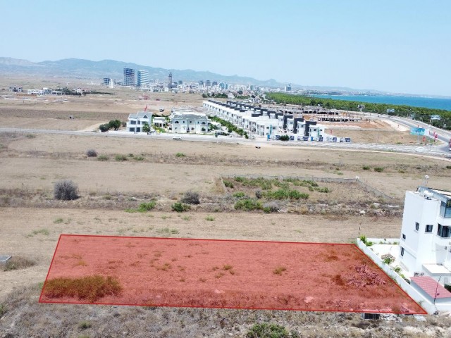 İskele Ötüken'de Satılık 1300 m2 Arsa