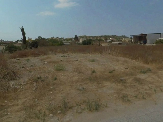 Plot for Sale in Çayırova with 60% Zoning and 900 m2 Area