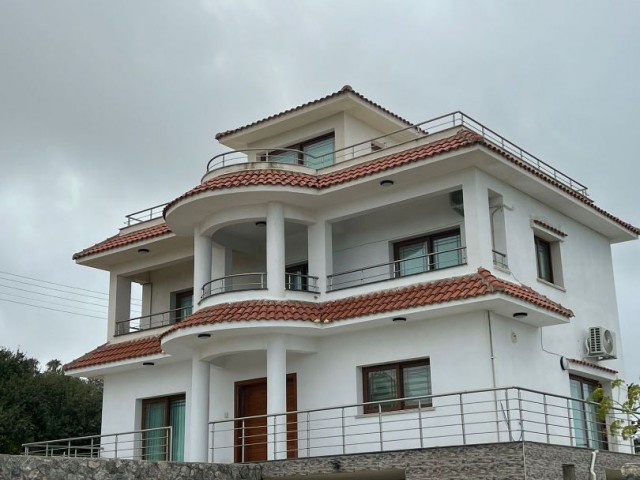 VILLA ZU VERMIETEN IN YENİERENKÖY