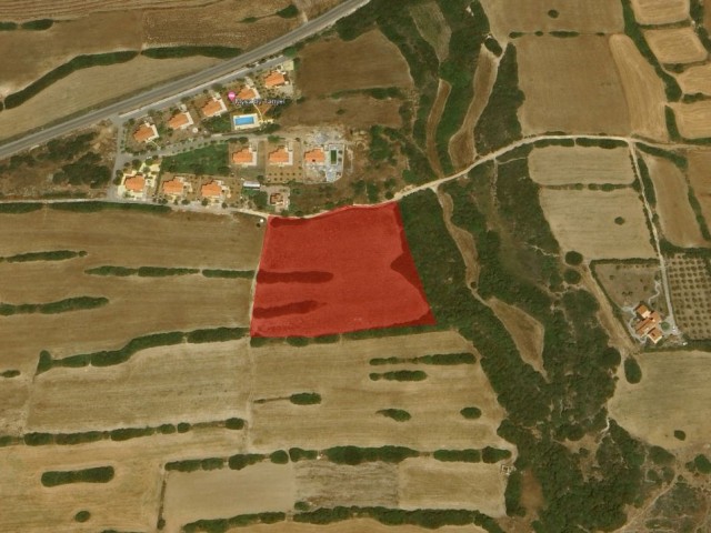 Инвестиционная земля с турецким правом собственности в Йени Эренкёй