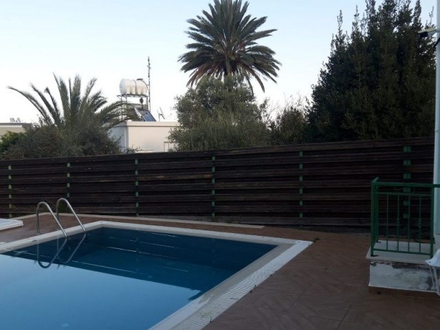 4+1 Doppelvillen in Lapta, Kyrenia 1+1 Nebenhaus, privater Pool