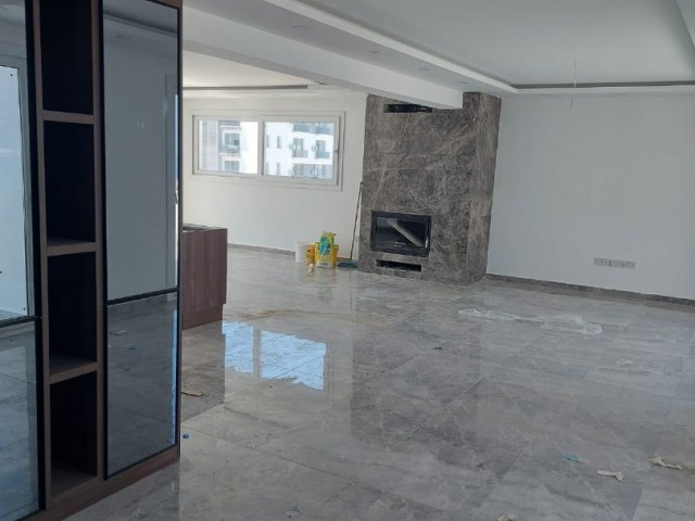 Girne Merkez'de 3+1 Satılık Penthouse