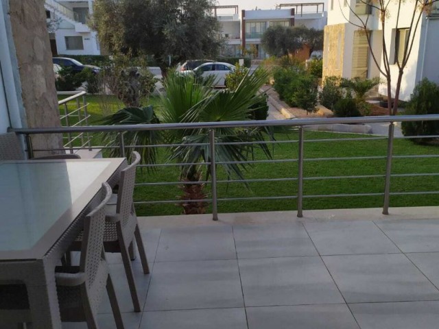 2+1 Luxury Flat For Rent In The Garden Floor In The Site In Zeytinlik Girne ** 