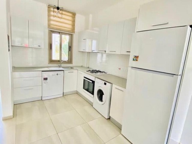 2+1 Luxury Flat For Rent In The Garden Floor In The Site In Zeytinlik Girne ** 