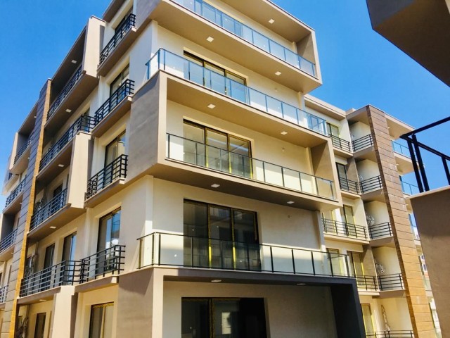 125 m2 2+1 Luxus-Wohnung zum Verkauf in Zypern mit Pool im Zentrum von Kyrenia ** 