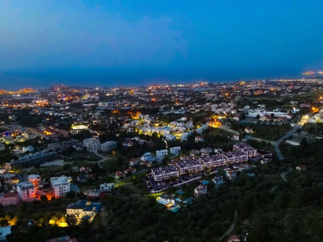 KIBRIS GİRNE ALSANCAK'TA EŞSİZ DAĞ VE DENİZ MANZARALI SATILIK 2+1 LÜKS DAİRELER