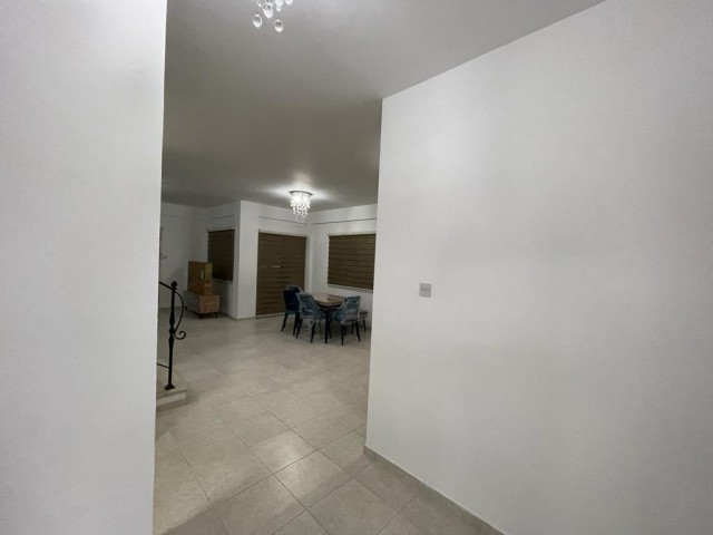 ZYPERN KYRENIA ALSANCAK TA, NEBEN MERIT HOTELS, 150 METER VOM MEER ENTFERNT, 3+1 VILLA MIT PRIVATEM POOL ZUM VERKAUF ZU EINEM GÜNSTIGEN PREIS ** 