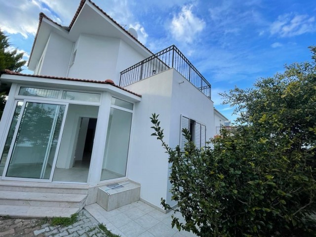 3+1 VILLA WITH PRIVATE POOL FOR SALE, WITH OPPORTUNITY PRICE, IN ALSANCAK, CYPRUS, NEAR MERIT HOTELS, 150 METERS FROM THE SEA ** 