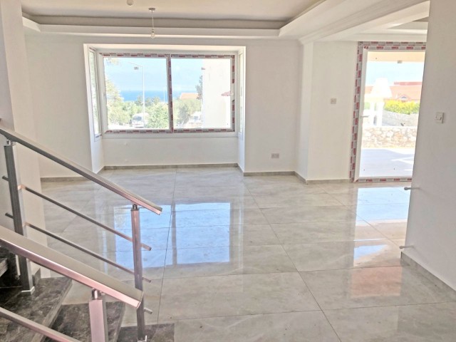 Kıbrıs Girne Alsancak'ta Satılık 3+1 Lüks Villa