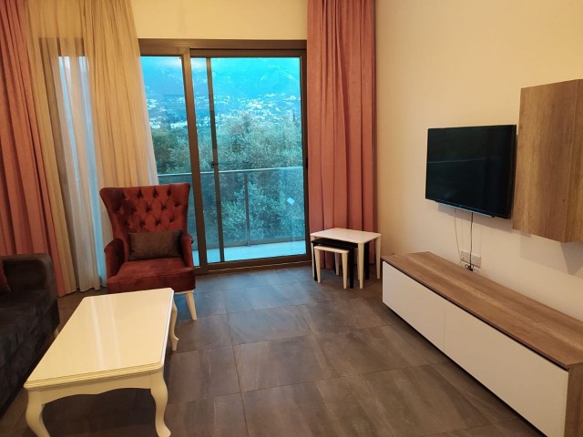 2 + 1 LUXUSWOHNUNG ZUR MIETE MIT EIGENER TERRASSE UND EIGENEM BAD MIT HERRLICHEM BERG-UND MEERBLICK IN KYRENIA OZANKÖY ** 