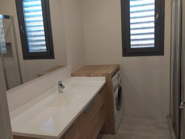 2+1 LUXUS-WOHNUNG ZUR MIETE IN KYRENIA ZENTRUM VON ZYPERN ** 