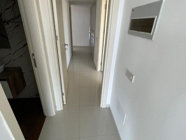 KIBRIS GİRNE MERKEZ'DE SATILIK 3+1 LÜKS DAİRE