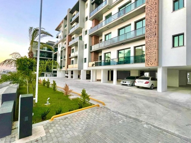 125 m2 2+1 Luxus-Wohnung zum Verkauf mit eigenem Bad in Zypern Kyrenia Zentrum ** 