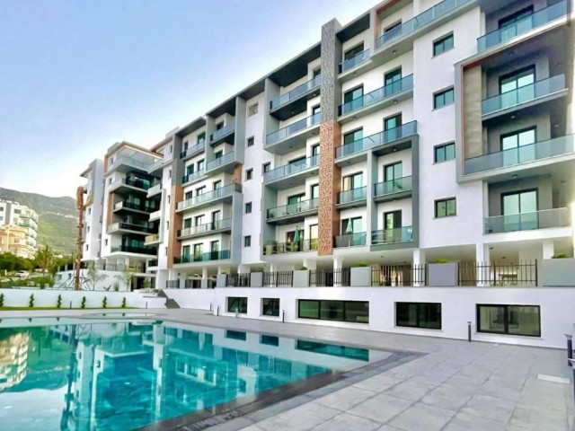 3 + 1 LUXUS-PENTHOUSE-WOHNUNG ZUM VERKAUF, SPEZIELL ENTWORFEN IN ZYPERN ZENTRUM MIT POOL IN KYRENIA ** 