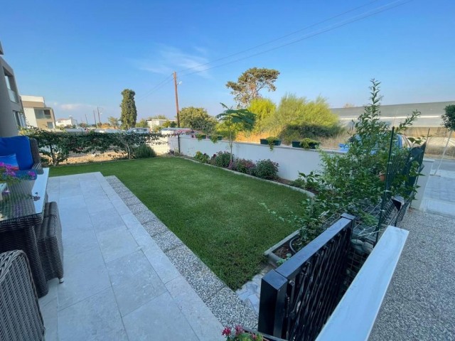 2 + 1 APARTMENTS FOR RENT IN KYRENIA ALSANCAK WITH THE TASTE OF A DETACHED HOUSE, WHETHER WITH GARDEN OR TERRACE OPTIONS, WITHIN WALKING DISTANCE OF THE SEA ** 