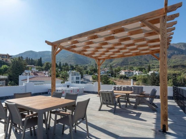 2+1 LUXUS-WOHNUNG ZUM VERKAUF MIT PRIVATER TERRASSE UND GEMEINSCHAFTSPOOL IN ZYPERN KYRENIA BELLAPAIS ** 