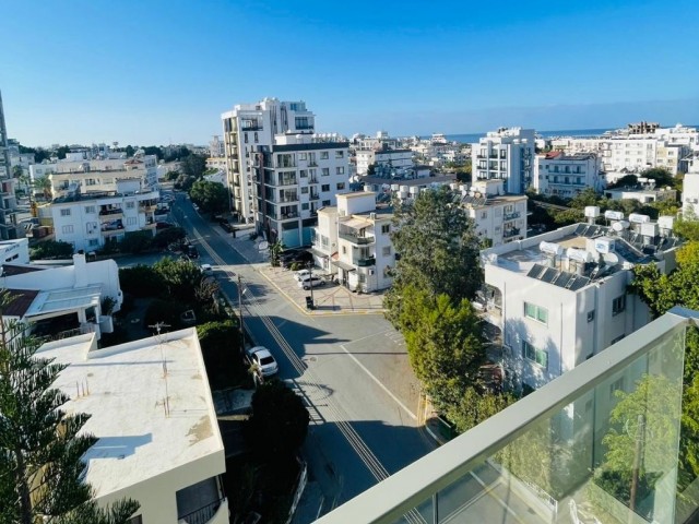 HERRLICHER BERG- UND MEERBLICK, KOMPLETT NEUE MÖBEL, GRUNDVERMESSUNG WURDE GEMACHT, BAUINSPEKTION WURDE ANWENDET, DIE ENDGÜLTIGE LIZENZ WURDE ERHALTEN, UNSER LETZTES WOHNHAUS ZUM VERKAUF IN GIRNE CENTER, ZYPERN