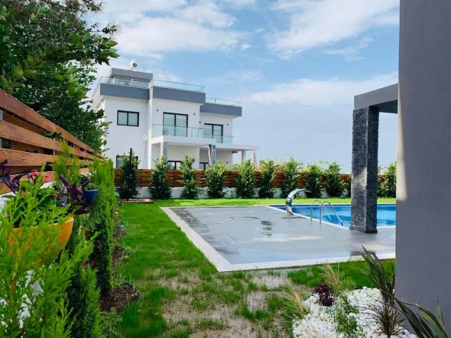 5+2 ULTRALUX-VILLA MIT PRIVATEM POOL ZU VERKAUFEN, MIT ATEMBERAUBENDEM BERGBLICK UND MEERBLICK IN CIKLOS, GIRNE, ZYPERN