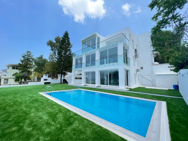 ULTRALUX-VILLA ZU VERKAUFEN IM GIRNE CENTER, ZYPERN, MIT BERG- UND MEERBLICK, PRIVATER POOL