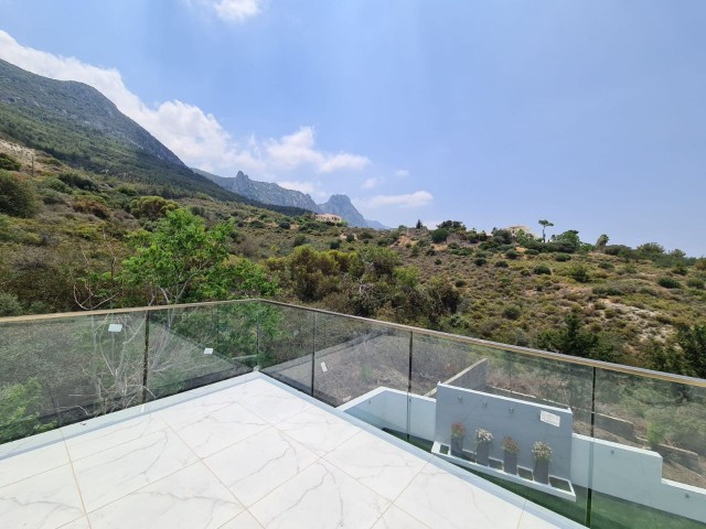 ULTRALUX VILLA FOR SALE IN GIRNE CENTER, CYPRUS, WITH MOUNTAIN AND SEA VIEW, PRIVATE POOL