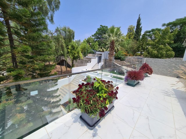 ULTRALUX VILLA FOR SALE IN GIRNE CENTER, CYPRUS, WITH MOUNTAIN AND SEA VIEW, PRIVATE POOL