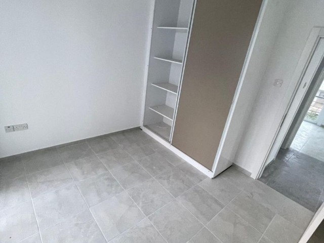 KIBRIS GİRNE ALSANCAK'TA  ULAŞIMI KOLAY 2+1 SATILIK FIRSAT FİYATLI DAİRE