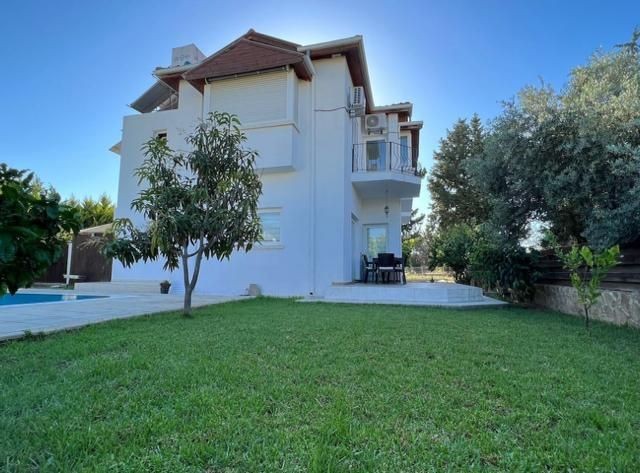 VILLA MIT PRIVATEM POOL ZU VERKAUFEN IN ALSANCAK, ZYPERN KYRENIA