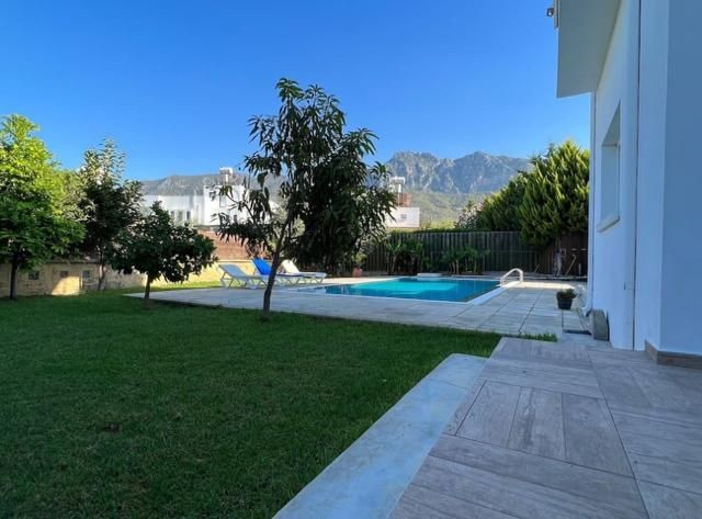 VILLA MIT PRIVATEM POOL ZU VERKAUFEN IN ALSANCAK, ZYPERN KYRENIA