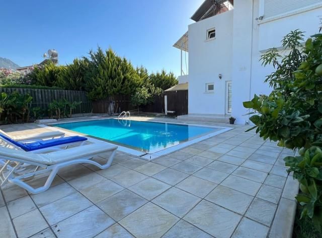 VILLA MIT PRIVATEM POOL ZU VERKAUFEN IN ALSANCAK, ZYPERN KYRENIA